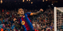 Raphinha, atacante do Barcelona, comemora gol no Campeonato Espanhol  Foto: Reprodu&ccedil;&atilde;o/X/@FCBarcelona