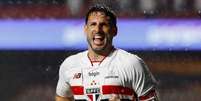 Toca no Calleri que &eacute; gol. S&atilde;o 95 com a camisa s&atilde;o-paulina. J&aacute; est&aacute; no Top20 do S&atilde;o Paulo. E contando.&nbsp; Foto: Rubens Chiri e Miguel Schincariol/Saopaulofc.net / Jogada10