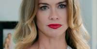 Alinne Moraes caracterizada para interpretar Vanessa  Foto: Reprodu&ccedil;&atilde;o | Globoplay