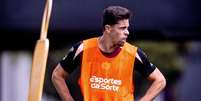 Gabriel Paulista desabafou sobre a diretoria na Zona Mista –  Foto: Reprodução / Jogada10