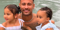 Neymar com Mavie e Mel  Foto: @brunabiancardi/Instagram