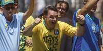 Fl&aacute;vio Bolsonaro se reencontrou com o pai ap&oacute;s 90 dias  Foto: ANSA / Ansa - Brasil