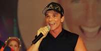 Cantor Netinho se apresenta em programa de Xuxa Meneghel  Foto: Acervo Globo