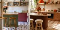 Conhe&ccedil;a a soft kitchen, tend&ecirc;ncia de decora&ccedil;&atilde;o que aposta em conforto, cores suaves e materiais naturais para transformar a cozinha Foto: Reprodu&ccedil;&atilde;o: Pinterest / Bons Fluidos