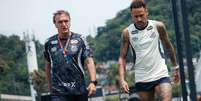 Everton Cebolinha deve encarar o Fluminense no domingo, pelo Brasileiro - Foto: Raul Baretta/ Santos FC / Jogada10