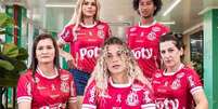 Imagens do novo uniforme do Mirassol em apoio ao Outubro Rosa - Foto: Pedro Zacchi/Ag&ecirc;ncia Mirassol / Jogada10