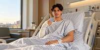 Ferm&iacute;n Aldeguer se recuperando ap&oacute;s queda. Foto: Imagem Destacada: Divulga&ccedil;&atilde;o/Gerada por Intelig&ecirc;ncia Artificial / Woo! Magazine