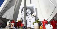 Homenagens ao papa Leão XIV diante do Hospital Agostino Gemelli, em Roma  Foto: ANSA / Ansa - Brasil