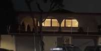 Casa de família Matsunaga, em São Paulo, foi invadida por quatro assaltantes  Foto: Reprodução/Record
