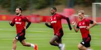 Michael Carrick est&aacute; balan&ccedil;ando no cargo no Manchester United - Foto: Divulga&ccedil;&atilde;o / Jogada10