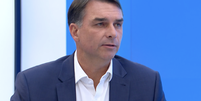 Fl&aacute;vio Bolsonaro durante sabatina da Globo  Foto: Reprodu&ccedil;&atilde;o/TV Globo