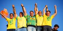 Fl&aacute;vio Bolsonaro (PL) com apoiadores durante ato de campanha em Salvador  Foto: Divulga&ccedil;&atilde;o