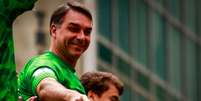Fl&aacute;vio Bolsonaro (PL) em ato com apoiadores na Avenida Paulista, em S&atilde;o Paulo  Foto: Aloisio Maur&iacute;cio/Fotoarena/Estad&atilde;o Conte&uacute;do
