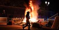 Milhares de manifestantes tomam as ruas de Paris, França, em 17 de outubro de 2026  Foto: Elisa Marchina/NurPhoto via Getty Images