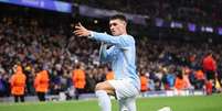 Foden, de direita, marca seu primeiro gol no jogo - Foto: Justin Setterfield/Getty Images / Jogada10