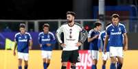 Michael Carrick pediu desculpas ao torcedor do United ap&oacute;s a derrota para o Como - Foto: Marco Luzzani/Getty Images / Jogada10