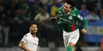 Gustavo G&oacute;mez ao lado de Thiago Silva, do Fluminense, como capit&atilde;es das duas equipes &ndash;  Foto: Cesar Greco/Palmeiras / Jogada10