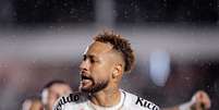 Foto: Neymar em ação pelo Santos ( Raul Baretta/Santos FC) / Gávea News