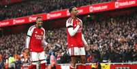Primeiro tempo de domínio garantiu vantagem parcial ao Arsenal no Emirates - Foto: Julian Finney/Getty Images / Jogada10