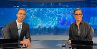 Os âncoras do 'Jornal Nacional', César Tralli e Renata Vasconcellos  Foto: Reprodução