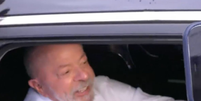 Lula sai de casa em Pinheiros, na capital paulista, por volta das 8h50 para votar em S&atilde;o Bernardo do Campo (SP)  Foto: Reprodu&ccedil;&atilde;o/GloboNews