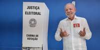 O presidente e candidato &agrave; reelei&ccedil;&atilde;o Luiz In&aacute;cio Lula da Silva (PT) vota na Escola Estadual Dr. Jo&atilde;o Firmino Correia de Ara&uacute;jo, em S&atilde;o Bernardo do Campo, na Grande S&atilde;o Paulo, neste domingo, 25 de outubro de 2026, segundo turno das elei&ccedil;&otilde;es.  Foto: WERTHER SANTANA/ESTAD&Atilde;O CONTE&Uacute;DO/ESTAD&Atilde;O CONTE&Uacute;DO