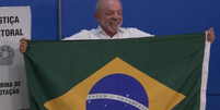 Lula (PT) vota em S&atilde;o Bernardo do Campo (SP) &agrave;s 10h   Foto: Reprodu&ccedil;&atilde;o/GloboNews