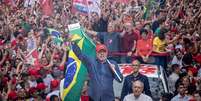 Candidato a presidência da República Luiz Inácio Lula da Silva participa de caminhada na Av. Paulista, em São Paulo, no último dia de campanha durante as eleições 2026.  Foto: Taba Benedicto/Estadão / Estadão