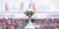 Trofeu para vencedora da Libertadores Feminina  Foto: Staff Images Woman / Conmebol