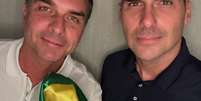 Fl&aacute;vio e Eduardo Bolsonaro s&atilde;o cidad&atilde;os italianos desde 2023.  Foto: Reprodu&ccedil;&atilde;o/@bolsonarosp via Instagram / Estad&atilde;o