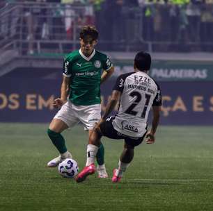 Corinthians abre placar após Palmeiras ter jogador expulso; siga