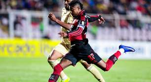 Bruno Henrique coloca o Flamengo à frente do Cusco; acompanhe o jogo