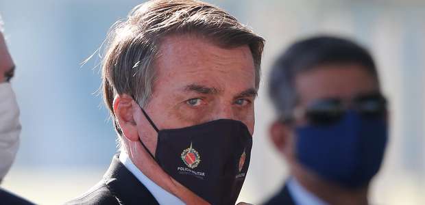 Bolsonaro ataca governadores: "Isolamento total é tirania"