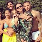 Bruna Marquezine e Neymar aparecem abraçados no réveillon