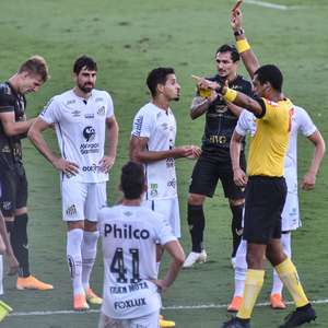 Santos tem expulsão no 1º e segura empate com Ceará na Vila