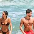 Após praia, Bruna Marquezine e João Guilherme são clicados em shopping no Rio