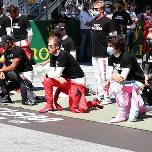 Hamilton cobra Ferrari e F1 por participação contra racismo