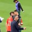 'Último abraço' de CR7 em Diogo Jota durante jogo viraliza; veja