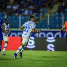 Braithwaite faz dois, Grêmio volta a vencer o Confiança e avança na Copa do Brasil