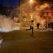 Violência após título do PSG deixa mais de 400 detidos na França, diz Le Monde