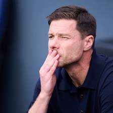 Chelsea inicia nova era com Xabi Alonso após temporada marcada por crise e troca de técnicos