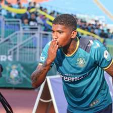 Gabriel Lima marca de novo, vira artilheiro do Ansan Greeners e garante vitória na K-League 2