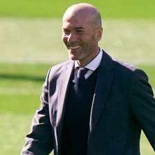Zidane fica perto de assumir a seleção da França após eliminação na Copa do Mundo