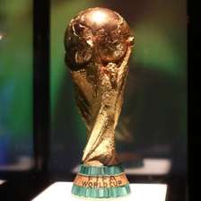 Criação, roubos e novo desenho: a história da cobiçada da taça da Copa do Mundo