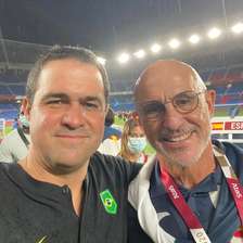 André Jardine é um dos dois técnicos que venceram De la Fuente em uma final