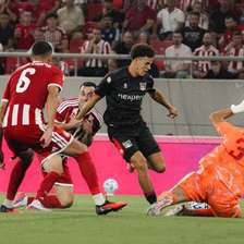 Olympiacos empata com NEC e deixa vaga na Champions em aberto