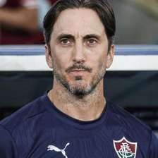 Jornalista da CazéTV cobra diretoria do Fluminense sobre Zubeldía: "Cair na Libertadores?"