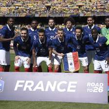 PSG anuncia contratação de lateral da França na Copa do Mundo