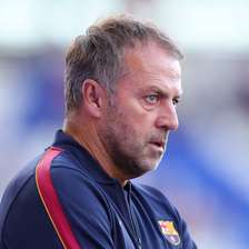 Saída de Ferran e incerteza sobre Álvarez levam Barcelona a sondar atacante da Premier League