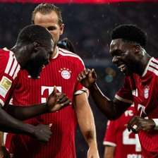 Bayern arrasador: 5 a 1 no Stuttgart na abertura do Alemão